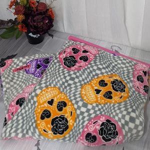 🆕 Neon Sugar Skull Throw 🏵️ Betsey Johnson